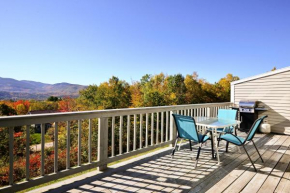 Bartlett Condo with Mountain Views Near Ski Resorts!